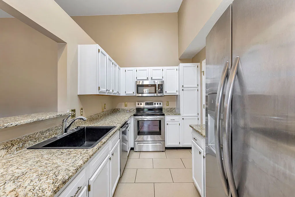 2 bed, 1080 sqft, $1,750 — Photo 4