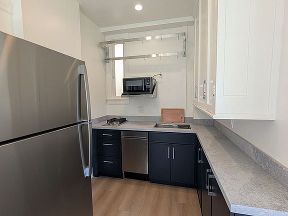 4th image of 3478 18th St #37