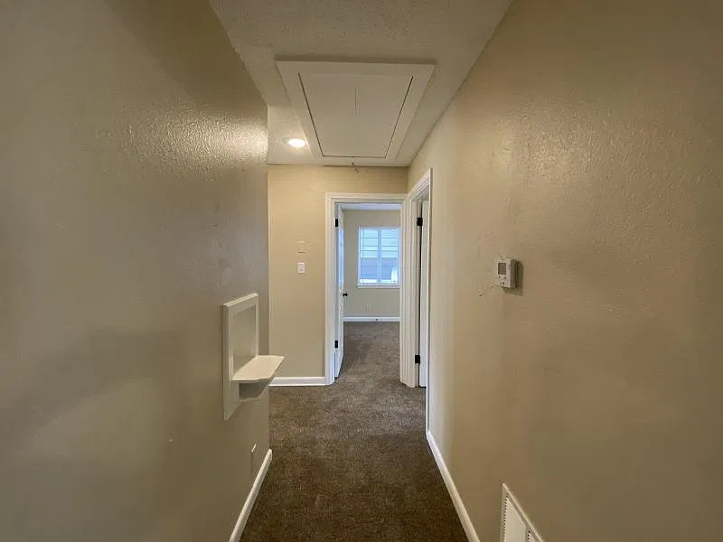3 bed, 1008 sqft, $1,195 — Photo 2