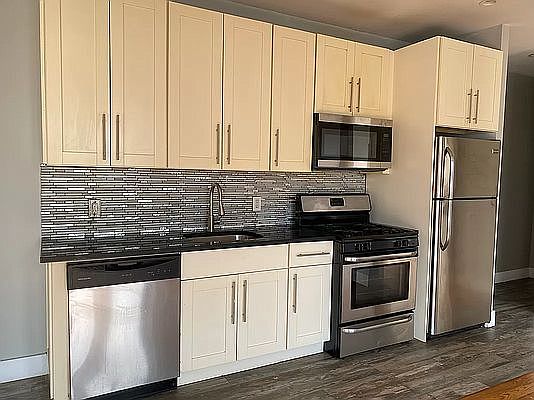 3rd image of 661 W 180th St APT 3G