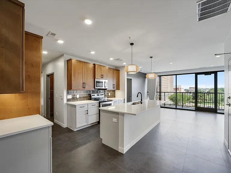 201 E Front St — Photo 19