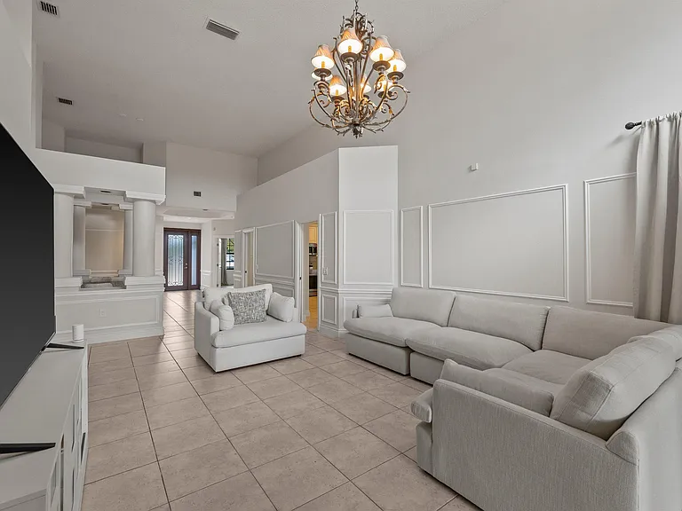 2055 Regents Blvd — Photo 8