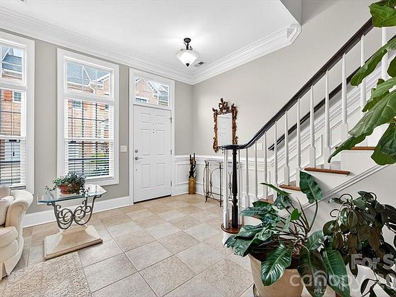 5th image of 6415 Wakehurst Rd