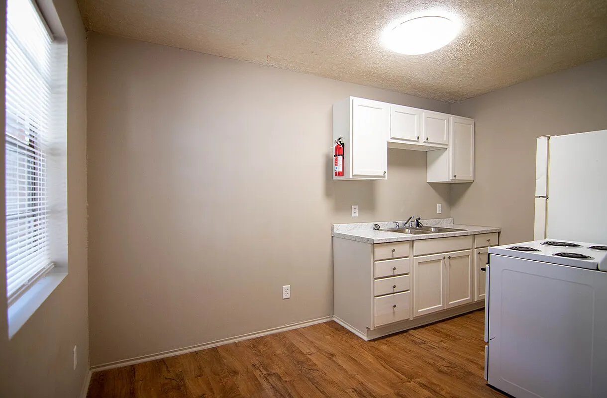 Oakley Apartments — Photo 3