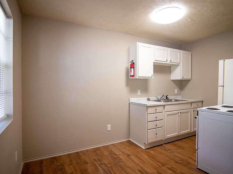 615-W-Napoleon-2-1-kitchen_08052020