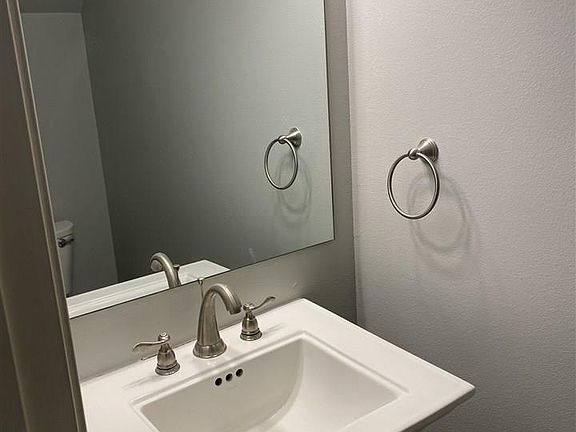 5th image of 1901 Sanford Dr APT 3