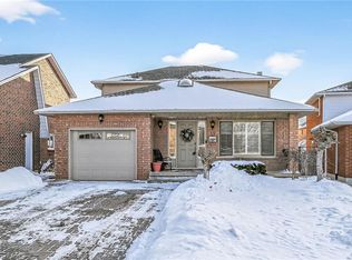 15 Gabriele Ct, Hamilton, ON L8G 5C4