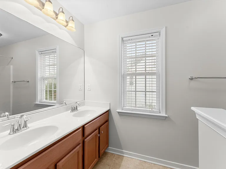 Upstairs Full Bath