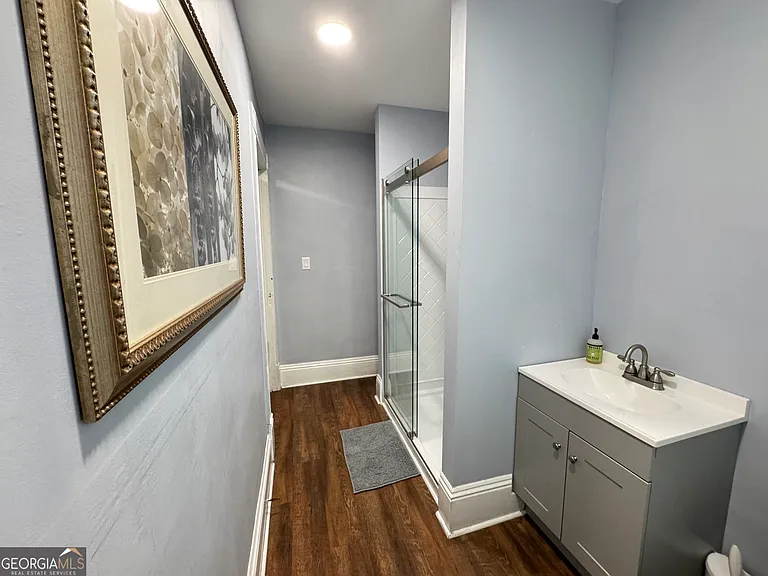 765 Walnut Loft #UPSTAIRS LOFT — Photo 12