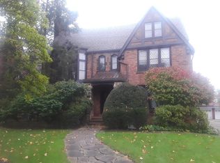 2870 Ludlow Rd, Cleveland, OH 44120