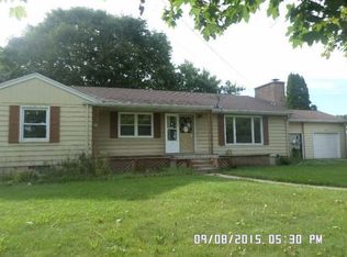 614 S Silverleaf St, Gladwin, MI 48624