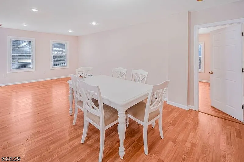 3 bed, 1.0 bath, $2,750 — Photo 3