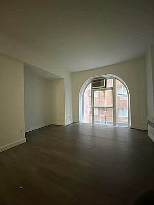 2nd image of 88 Fulton St #202