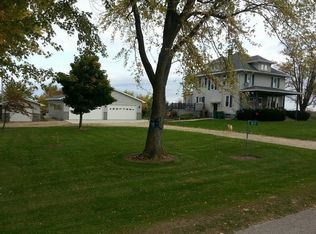 W111 Glen Rd, Saint Cloud, WI 53079