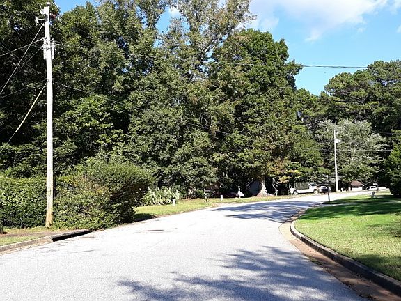 4th image of 500 Valley Woods Cir SE