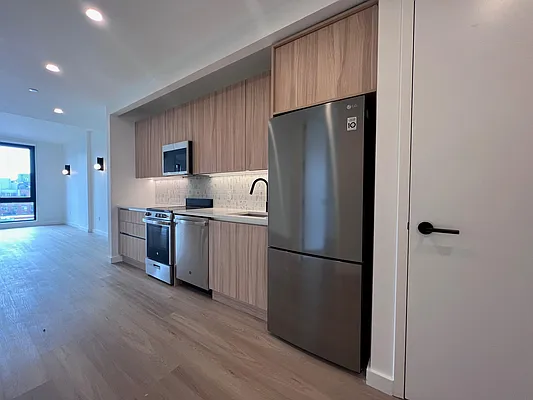 Rented by MLB ESTATES LLC | media 32