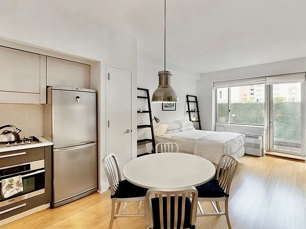 505 W 47th St #1GN, New York, NY 10036