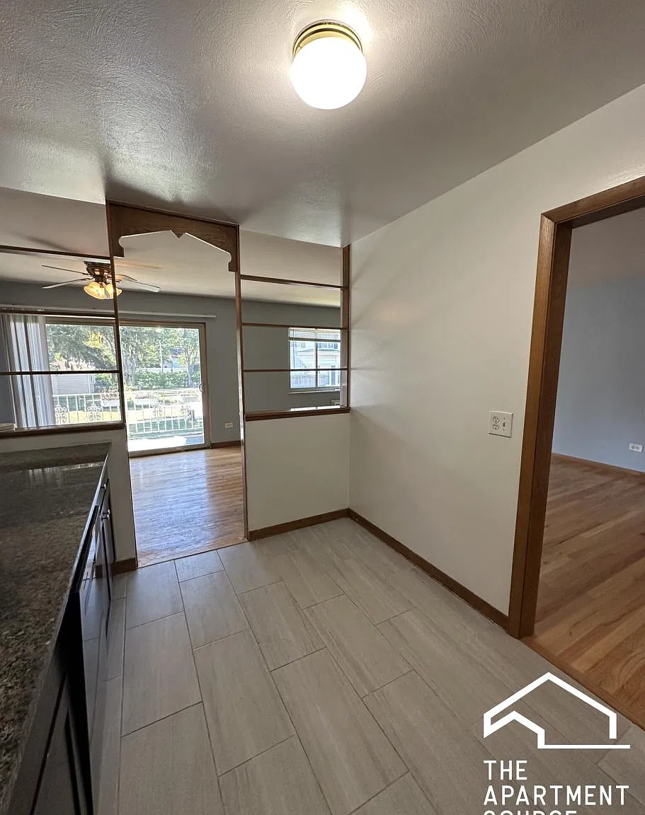 1004 South Des Plaines River Road #101 — Photo 3