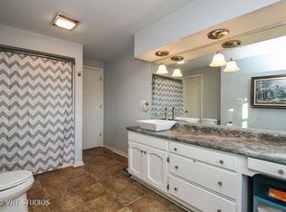 660 W County Line Rd, Beecher, IL 60401