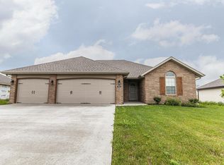 520 S Patriot Place Dr, Rogersville, MO 65742