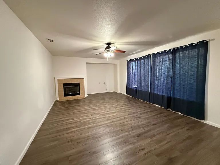 9424 Sea Cliff Way — Photo 4