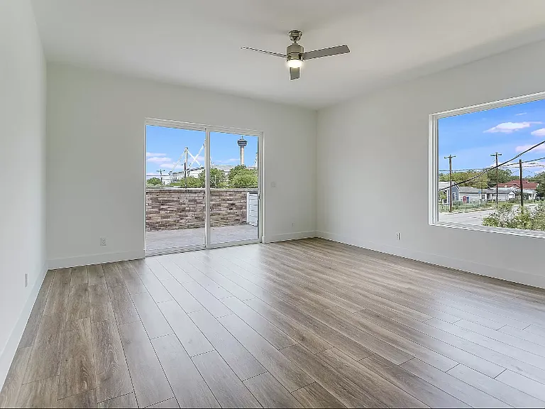 606 S Hackberry — Photo 11