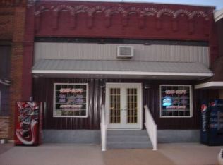 107 1st St SE, Hopkinton, IA 52237