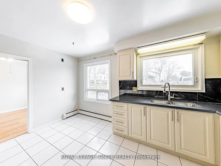 83 Deep Dene Dr #MAIN — Photo 25
