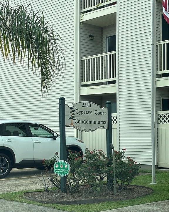 1st image of 2330 Edenborn Ave #225