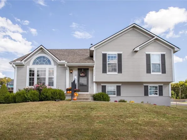 1113 Kent Dr, Belton, MO 64012