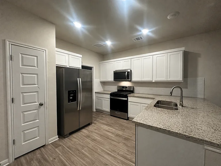 2304 Jack Nora Way — Photo 4