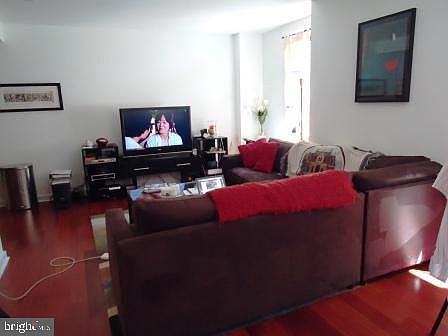 2nd image of 219 S 18th St #29-824