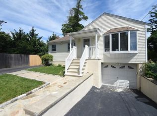 133 Hill St, New Rochelle, NY 10801