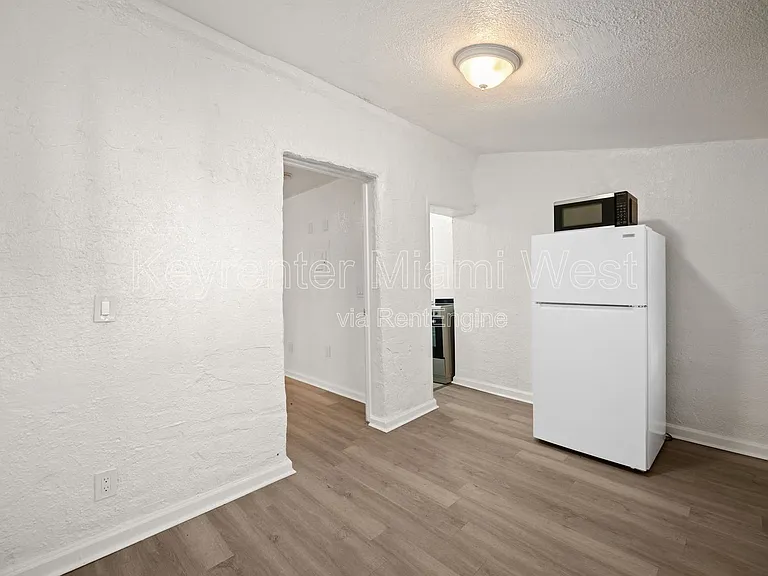7772 NW 9th Ave — Photo 5