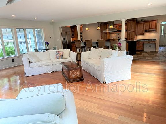 5th image of 204 Governors Way N