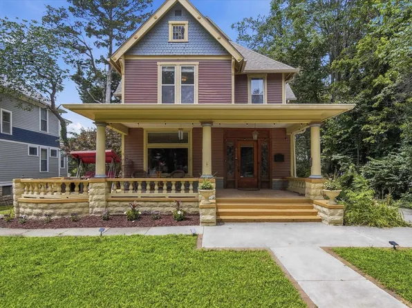411 SW Woodlawn Ave, Topeka, KS 66606