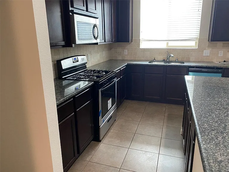 1512 Cockatiel Dr — Photo 13