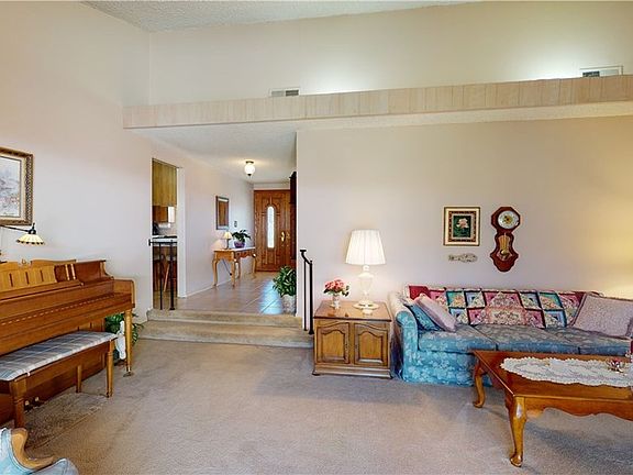 5th image of 23435 Community St