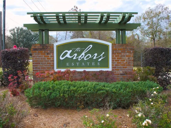 62 Arbor Cir, New Orleans, LA 70131