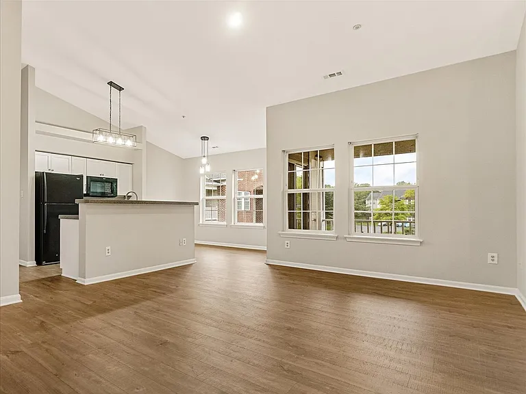 2400 Dominion Dr #3E — Photo 2