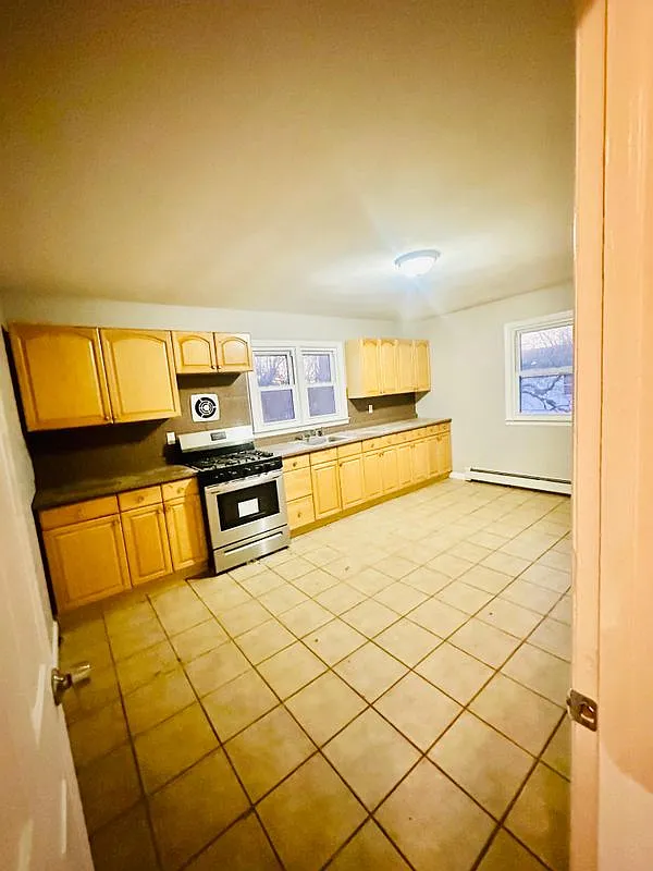 2 bed, 1.0 bath, 900 sqft, $2,750 — Photo 4