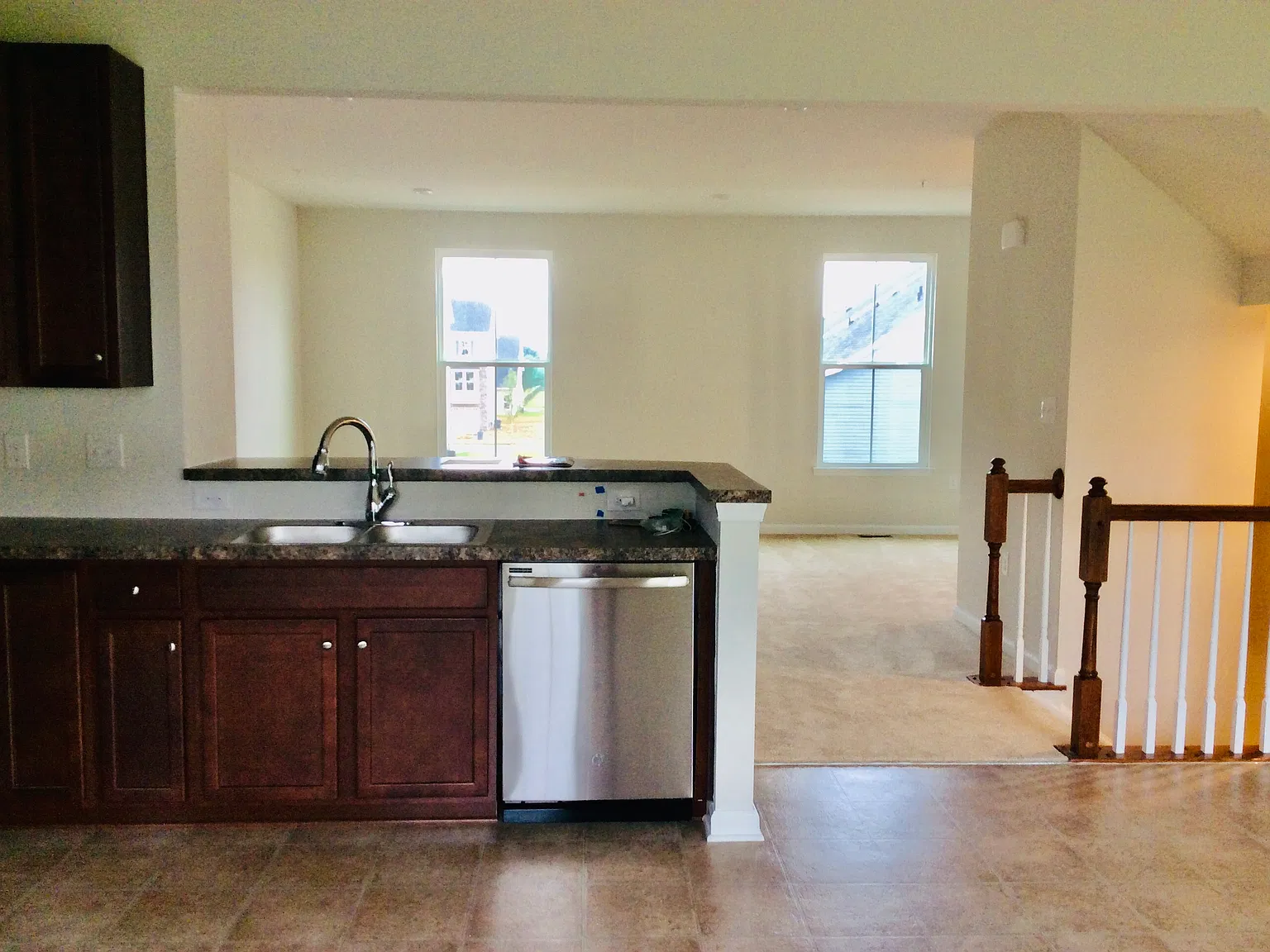 3 bed, 2.5 bath, 2200 sqft, $2,980 — Photo 3