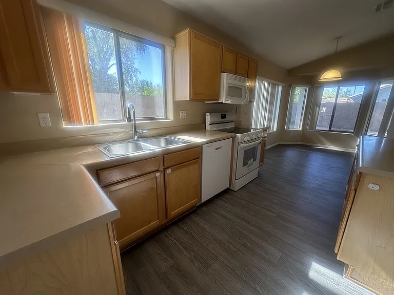 3285 E Ford Ave — Photo 13