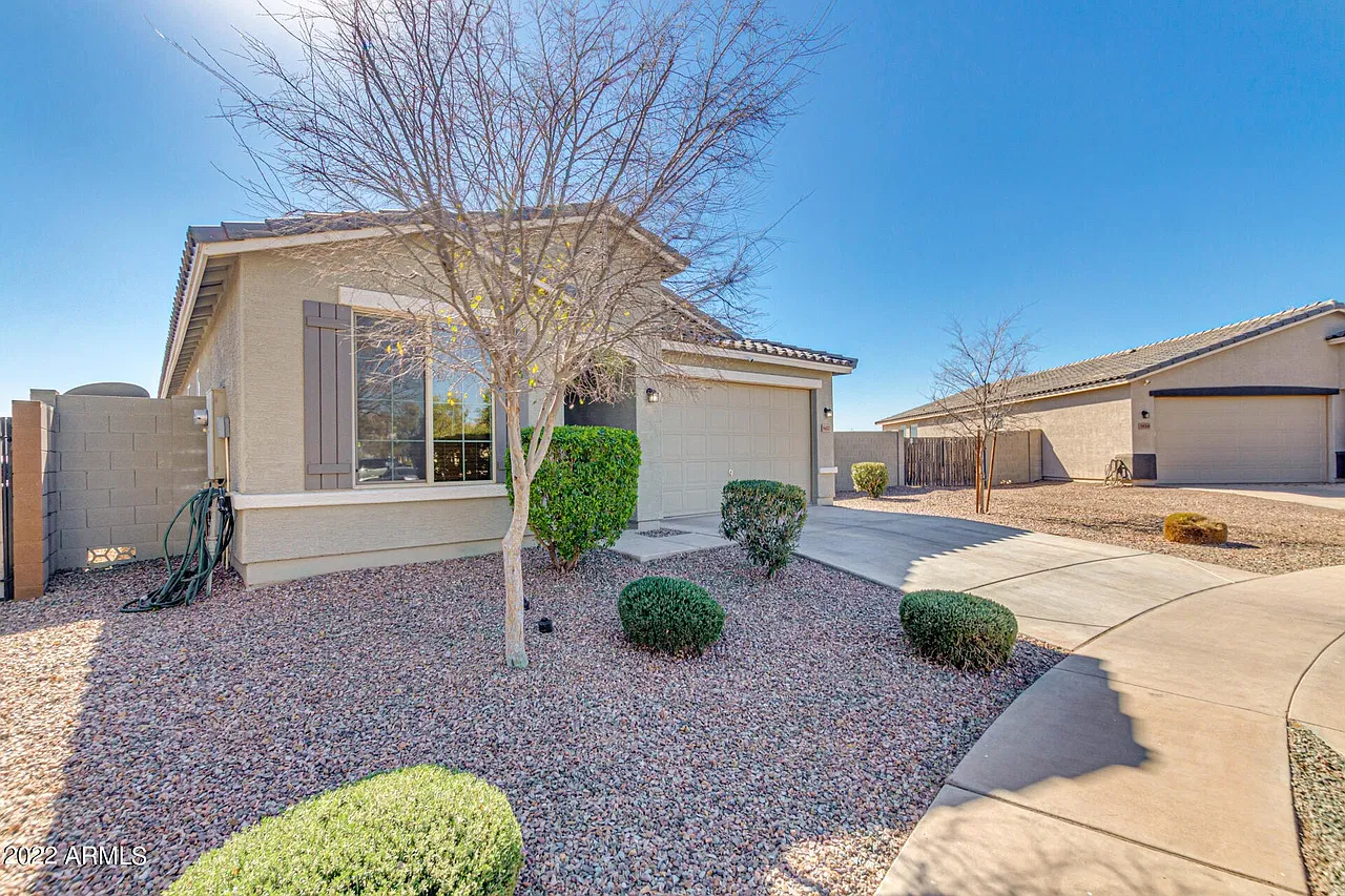 4 bed, 1904 sqft, $2,200 — Photo 4