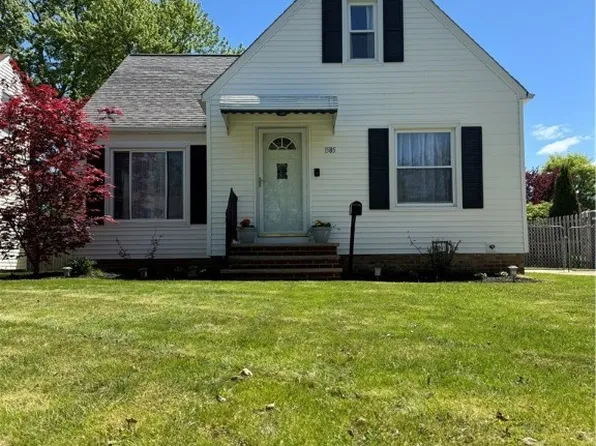 1585 Temple Ave, Mayfield Heights, OH 44124