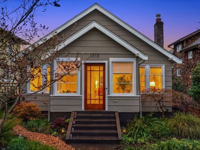 3818 Corliss Avenue N, Seattle, WA, 98103