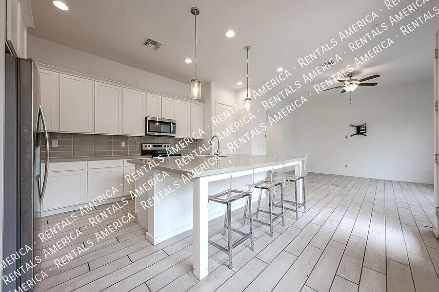 901 S Smith Rd #1008