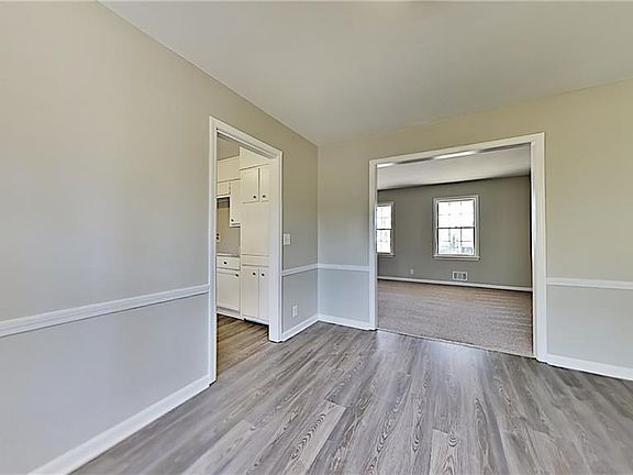 3rd image of 904 Hargett Ct