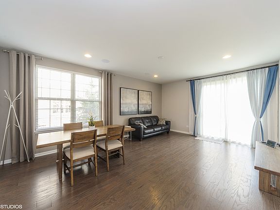 4th image of 518 Bramley Pl