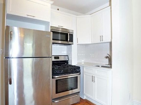 2nd image of 54 Macon St #H